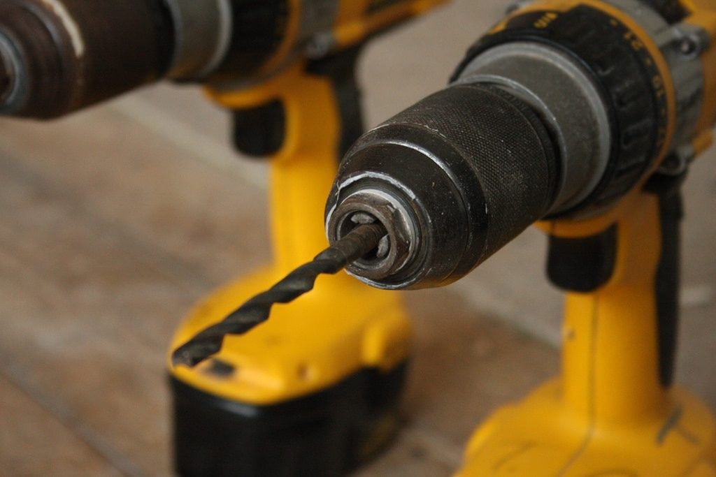 how-to-change-a-drill-bit-without-a-chuck-key