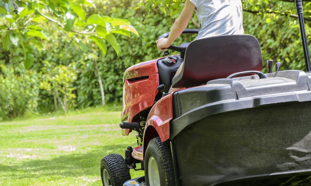What To Look For In A Riding Lawn Mower?