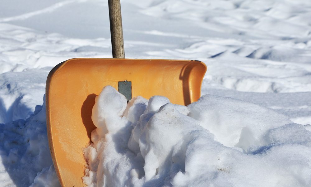 What Makes A Good Snow Shovel?