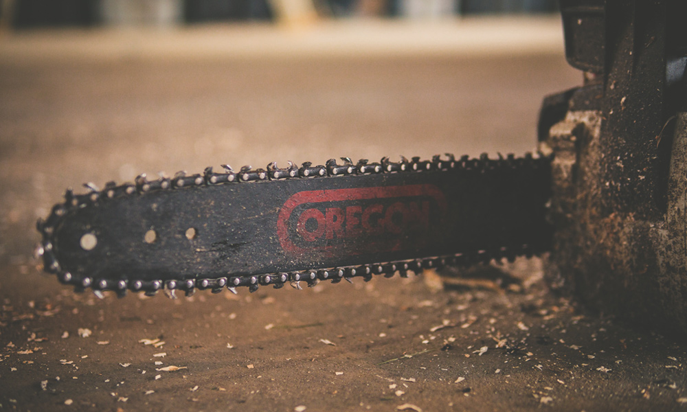 close up of a oregon chainsaw